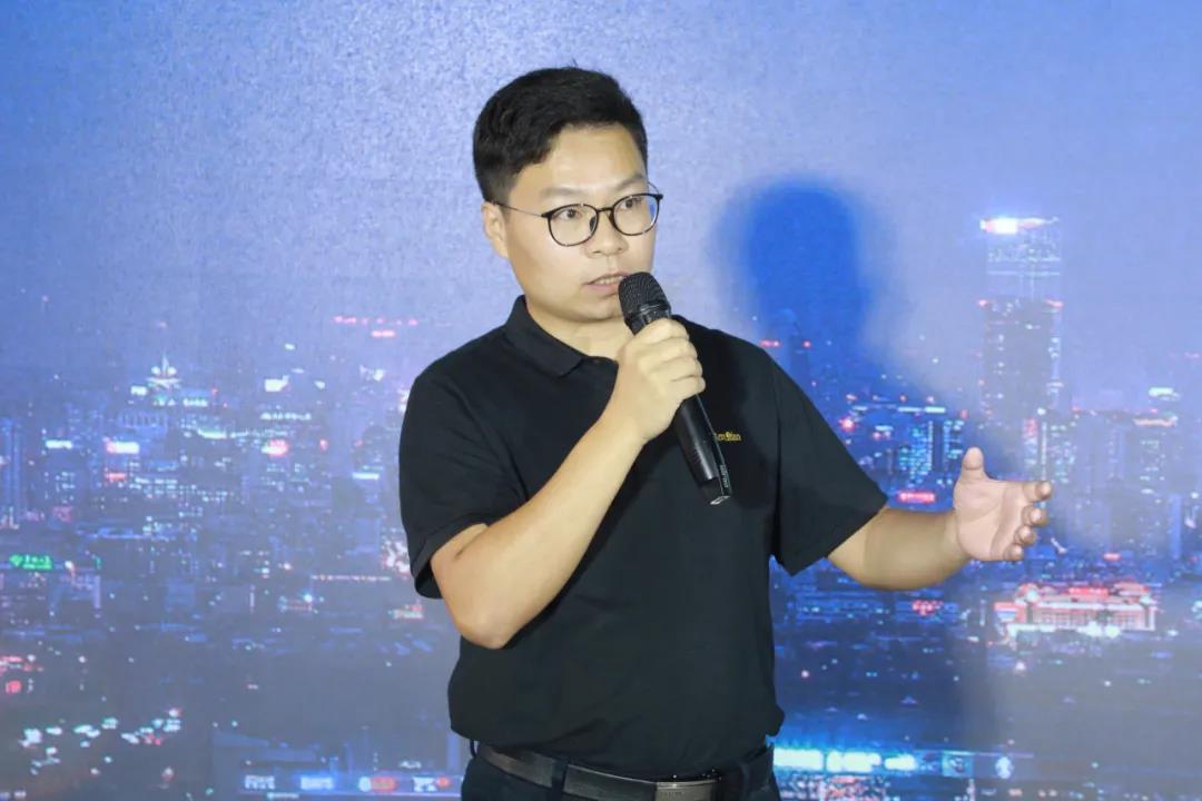 陈科.jpg